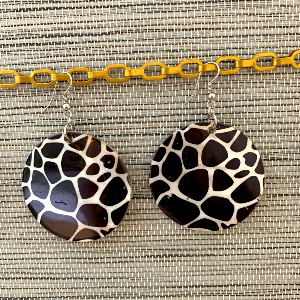 #056 Earrings. 1.6” Mother of pearl. 💰3/$20